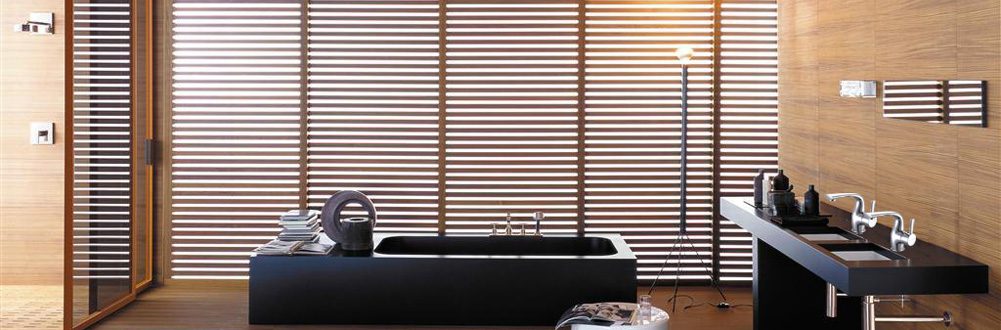 Bathroom scene with BENYUE Abby series faucets